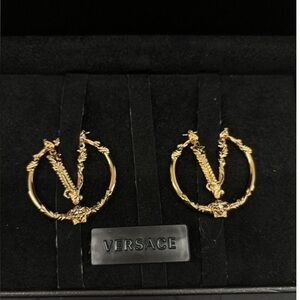 Versace Virtus Collection Gold Hoop Earrings! Medusa V Logo NEW IN BOX!
